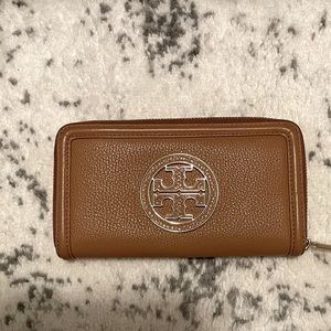 Tory Burch wallet